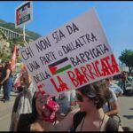 Foto 3 - Quien no est de uno u otro lado de la barricada es la barricada